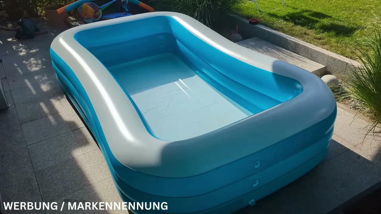 In meinem Test bietet der Pool mit über drei Metern Länge richtig viel Platz für die ganze Familie zum Abkühlen.