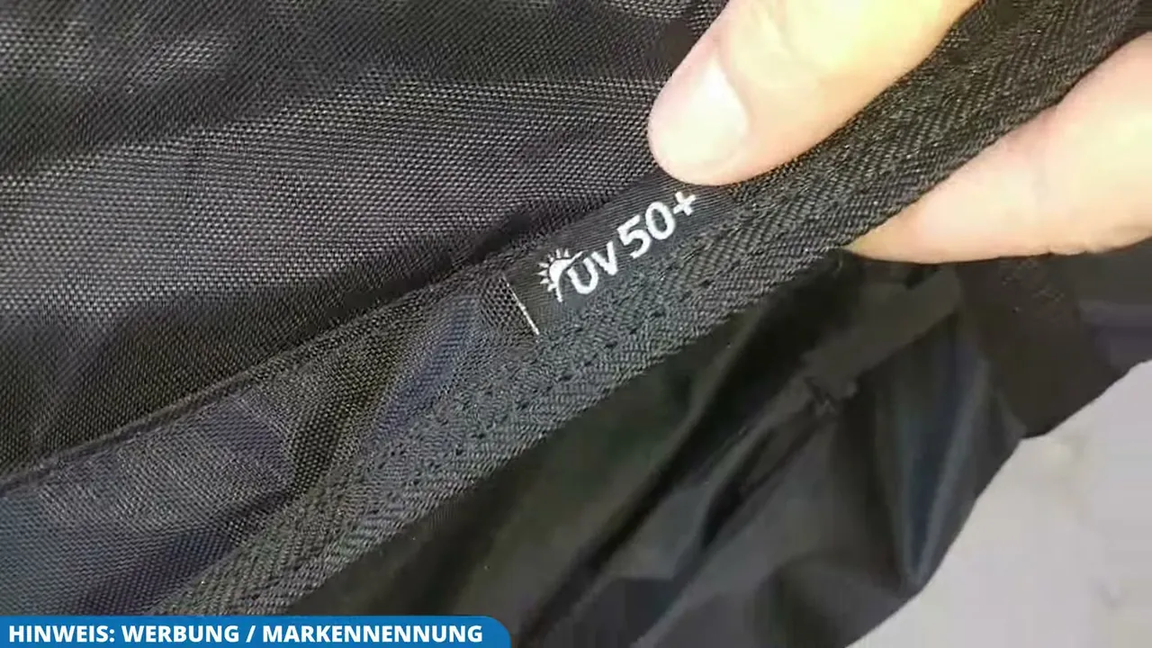 Ich finde das ausziehbare Verdeck mit UV 50+ Schutz extrem praktisch, damit das Kind unterwegs vor der Sonne geschützt bleibt.