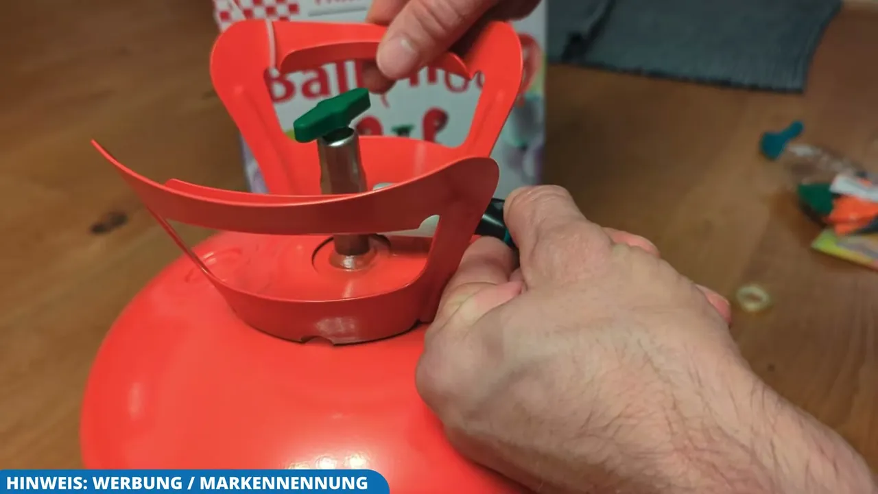 Aus meiner Sicht ist der grüne Drehverschluss sehr praktisch, um die Gasflasche nach dem Einsatz wieder sicher zu verschließen.