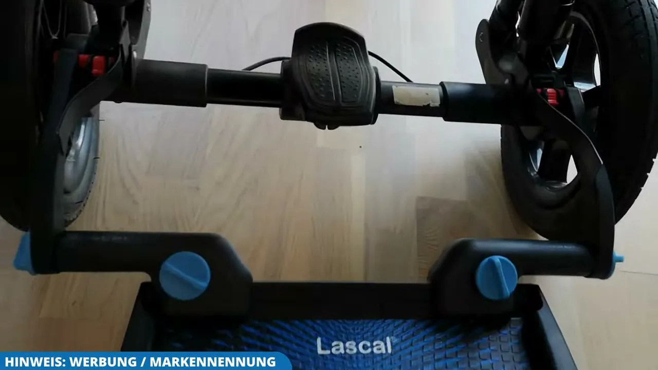 Ich finde das universelle Easy-Fit-System genial, da es problemlos an nahezu jedes Kinderwagengestell passt.