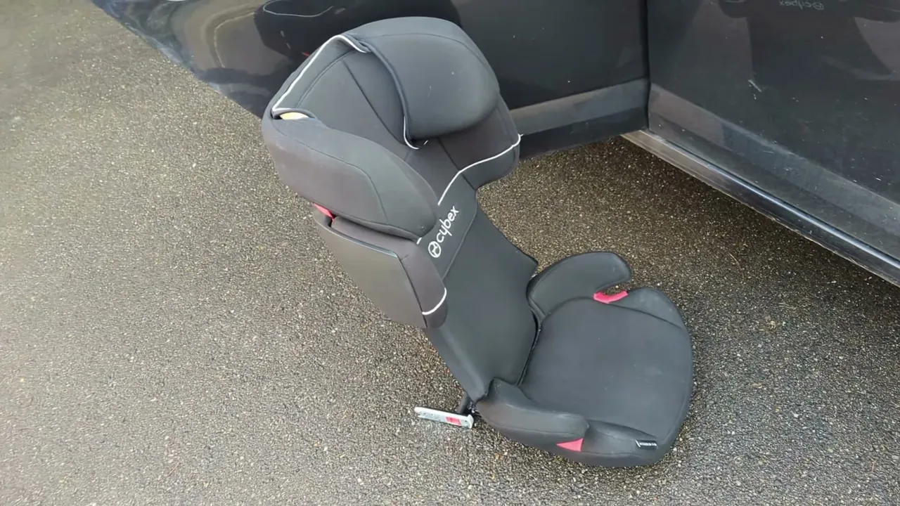 Meiner Meinung nach wächst der Sitz dank der flexiblen Bauweise ideal von 3 bis 12 Jahren mit.