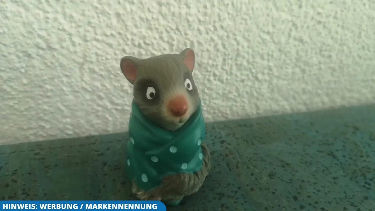 Ich finde die handbemalte Siebenschläfer-Figur mit ihrem großen Kulleraugen-Blick richtig liebevoll gestaltet