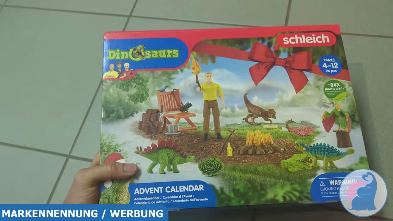 Der DINOSAURS Adventskalender von Schleich enthält 24 Überraschungen für Kinder im Alter von 4 bis 12 Jahren.