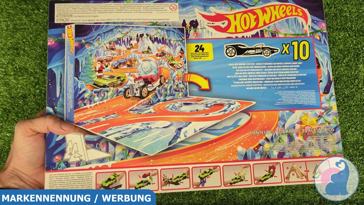Auf der Rückseite ist das aufklappbare Diorama abgebildet, das zusammen mit den enthaltenen Zubehörteilen als Spielunterlage dient.