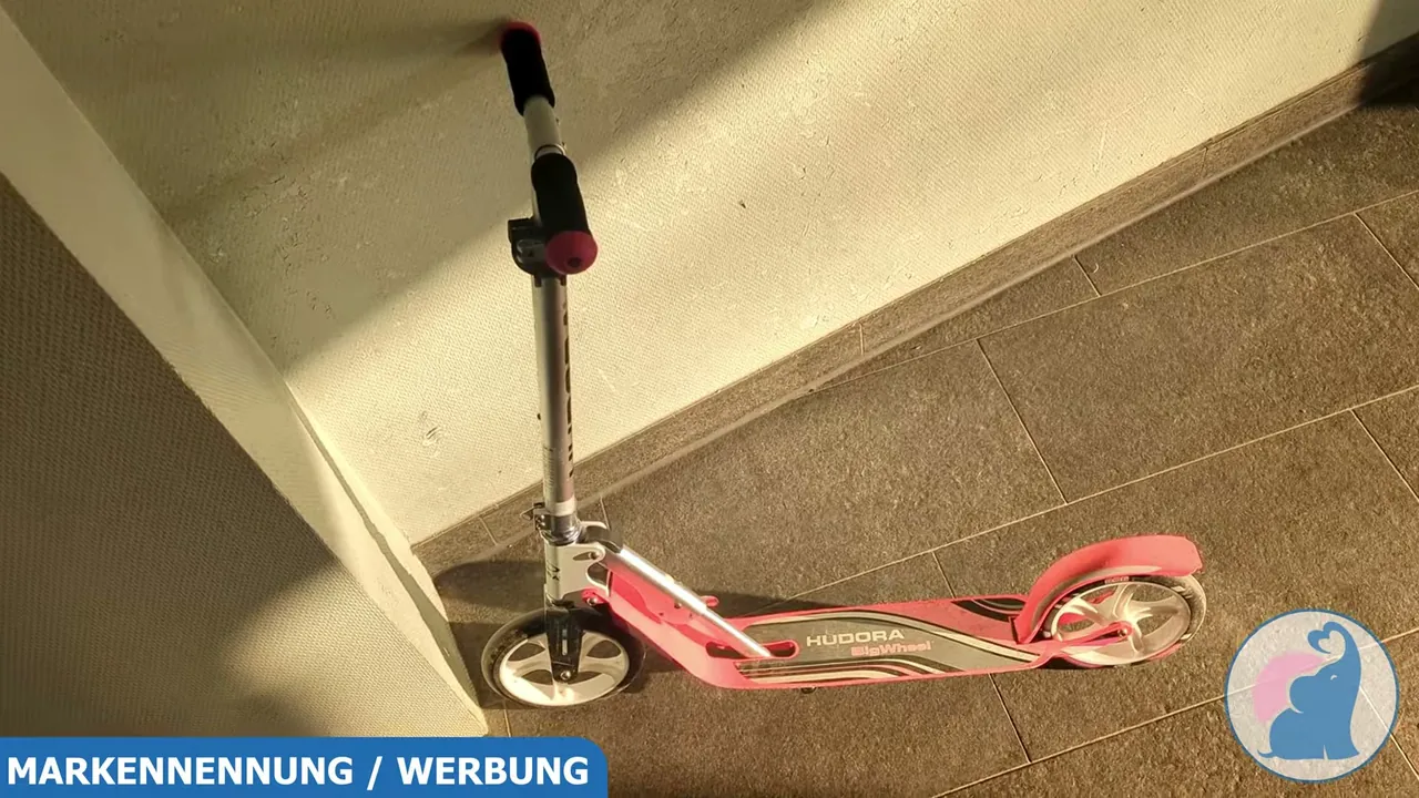 Ich finde, der HUDORA BigWheel 205 macht mit Aluminiumrahmen und tiefem Trittbrett eine richtig gute Figur