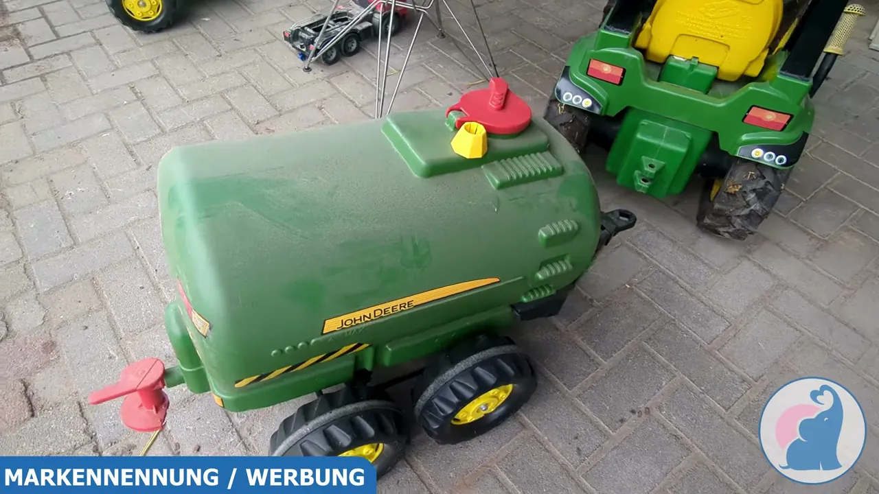 Über den Auslaufhahn hinten lässt sich der Wagen in meinem Test einfach wieder entleeren