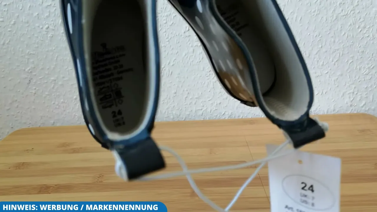 Ich denke, man muss beachten, dass sie ungefüttert sind und für kalte Tage dicke Socken eingeplant werden sollten.