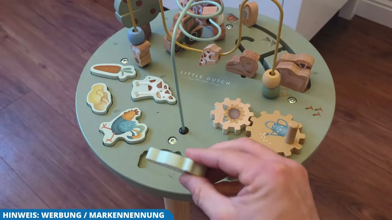 Ich finde das Holzpuzzle klasse, weil das Einsetzen der Tierformen die Feinmotorik der Kleinen optimal fördert.