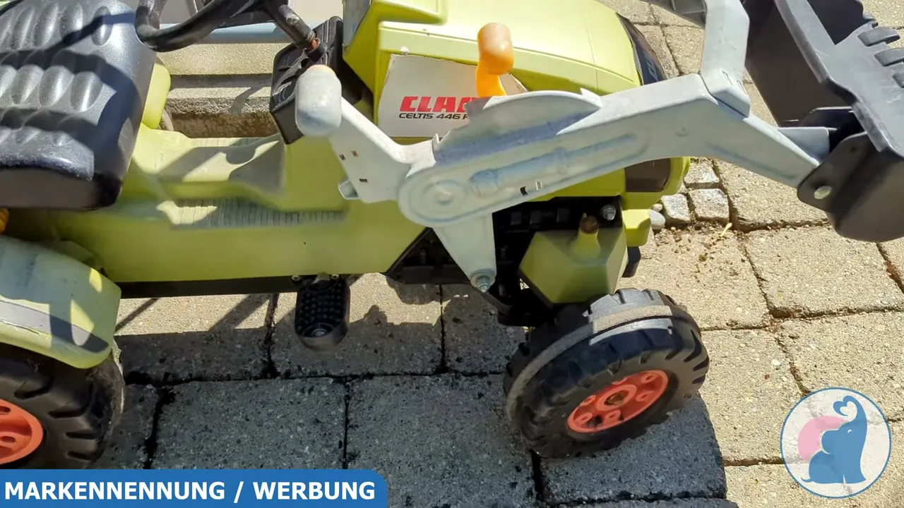Ich finde den Frontlader mit Hebel richtig gelungen – Beladen und Entladen klappt kinderleicht