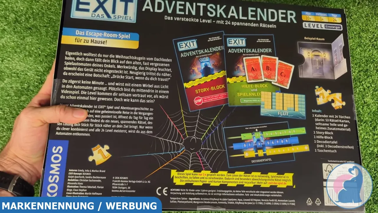 Auf der Rückseite wird das Spielprinzip mit einer fortlaufenden Escape-Room-Geschichte vorgestellt.