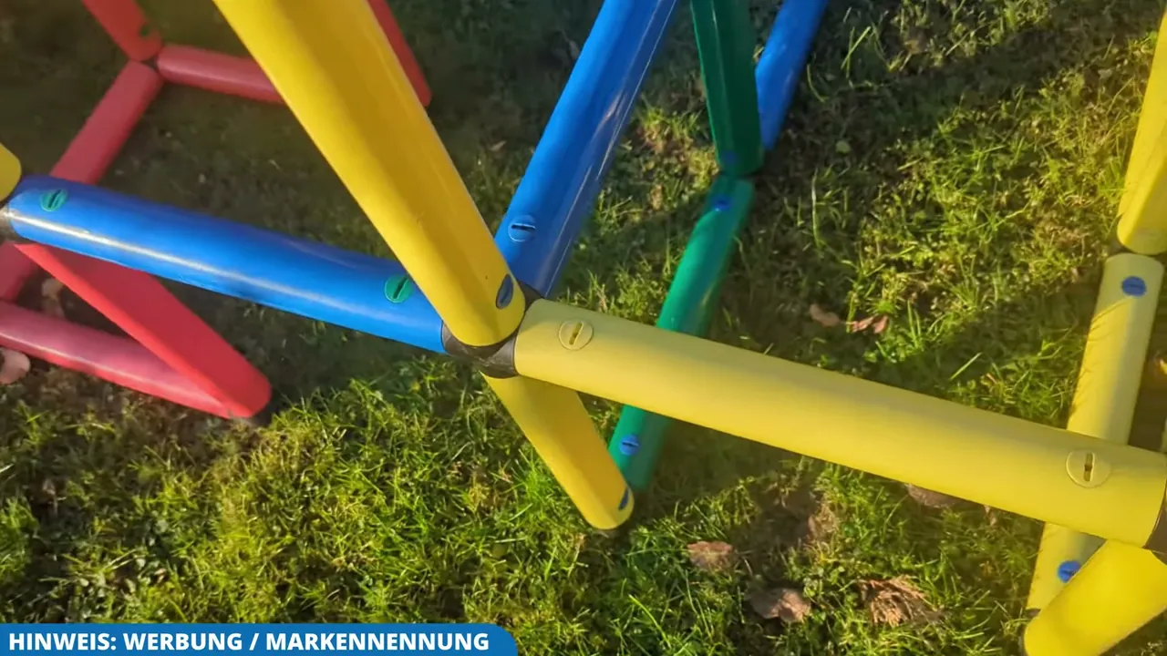 Meiner Meinung nach lassen sich die Verbindungen erstaunlich einfach lösen und flexibel in ganz neuen Formen montieren.