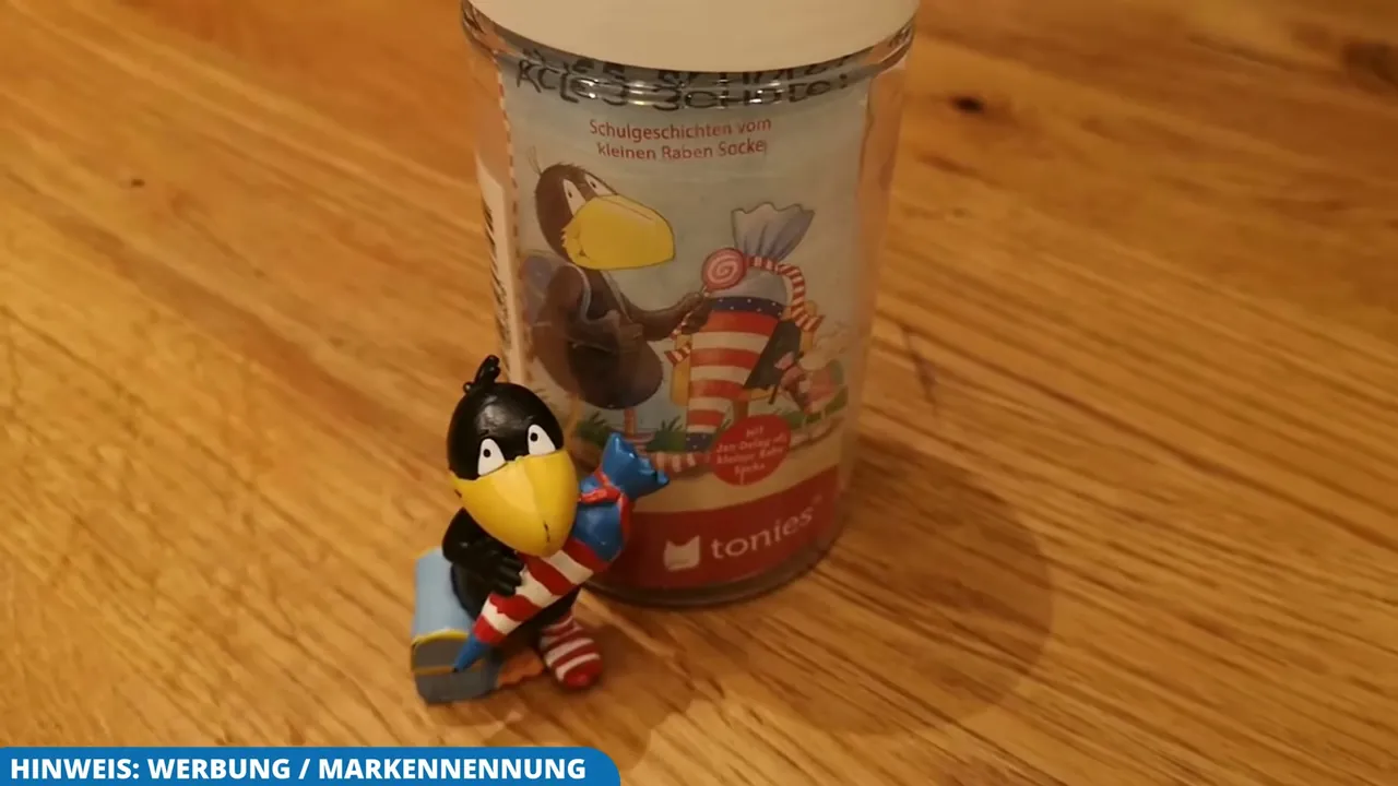 Sobald die Figur auf die Toniebox gestellt wird, startet das kindgerechte Hörabenteuer über Freundschaft, Mut und die Schule.