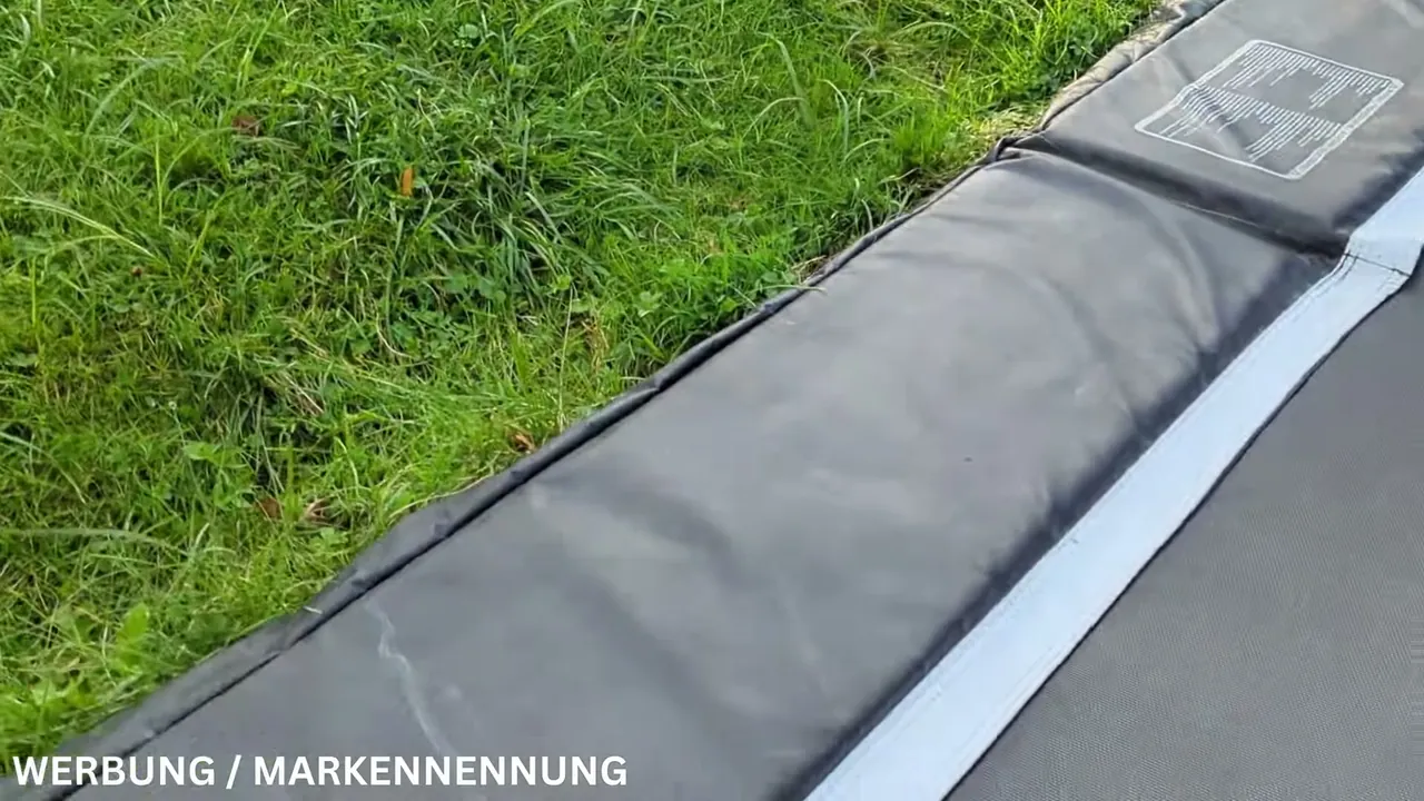 Meiner Meinung nach ist der dicke Sicherheitsrand mit Folienabdeckung sauber verarbeitet und schützt zuverlässig.