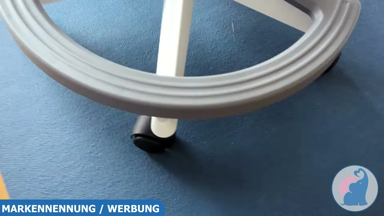 Aus meiner Sicht schützt die Unterlage den Boden zuverlässig vor Kratzern durch Stuhlrollen