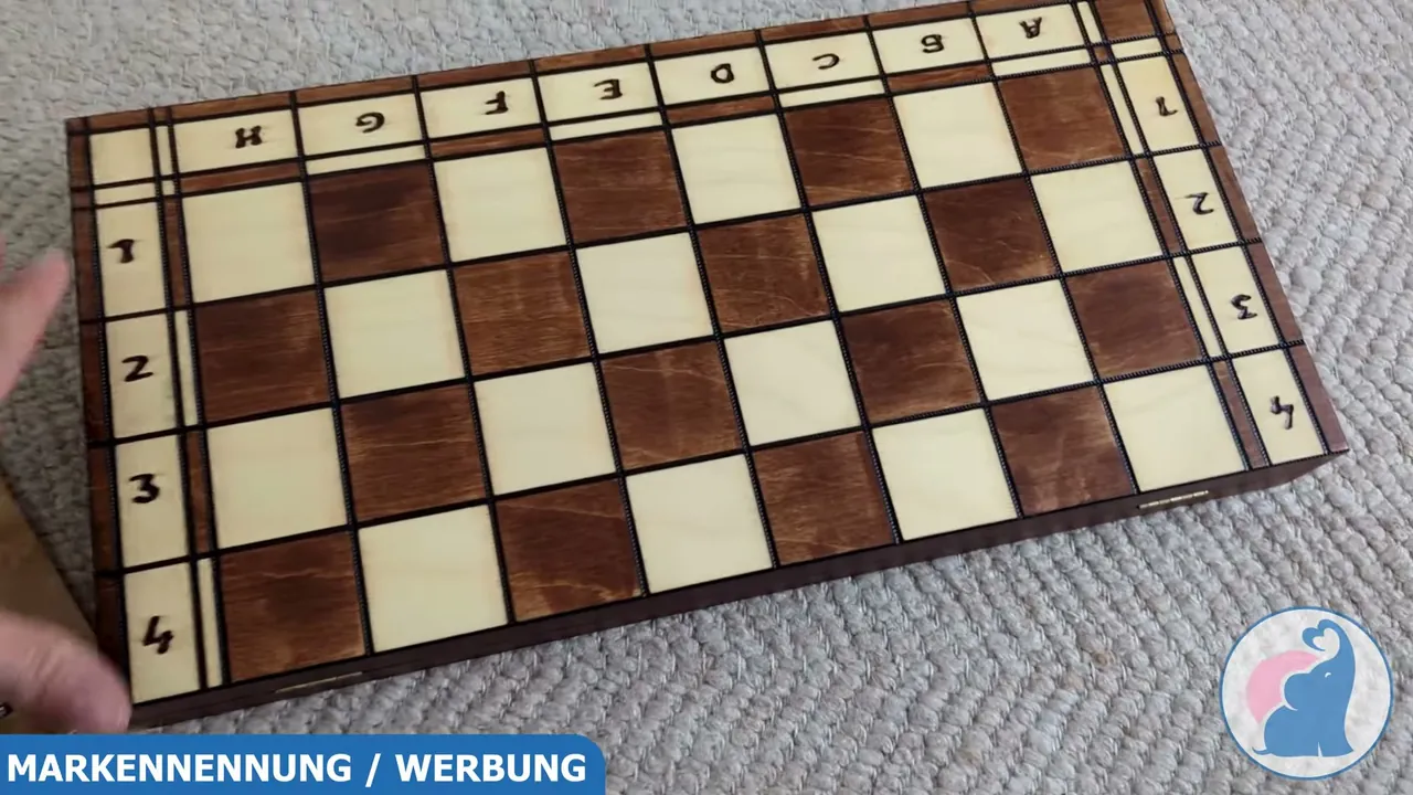Ich finde das große Schachbrett mit seinem Holzdesign wirklich hochwertig und schön gestaltet