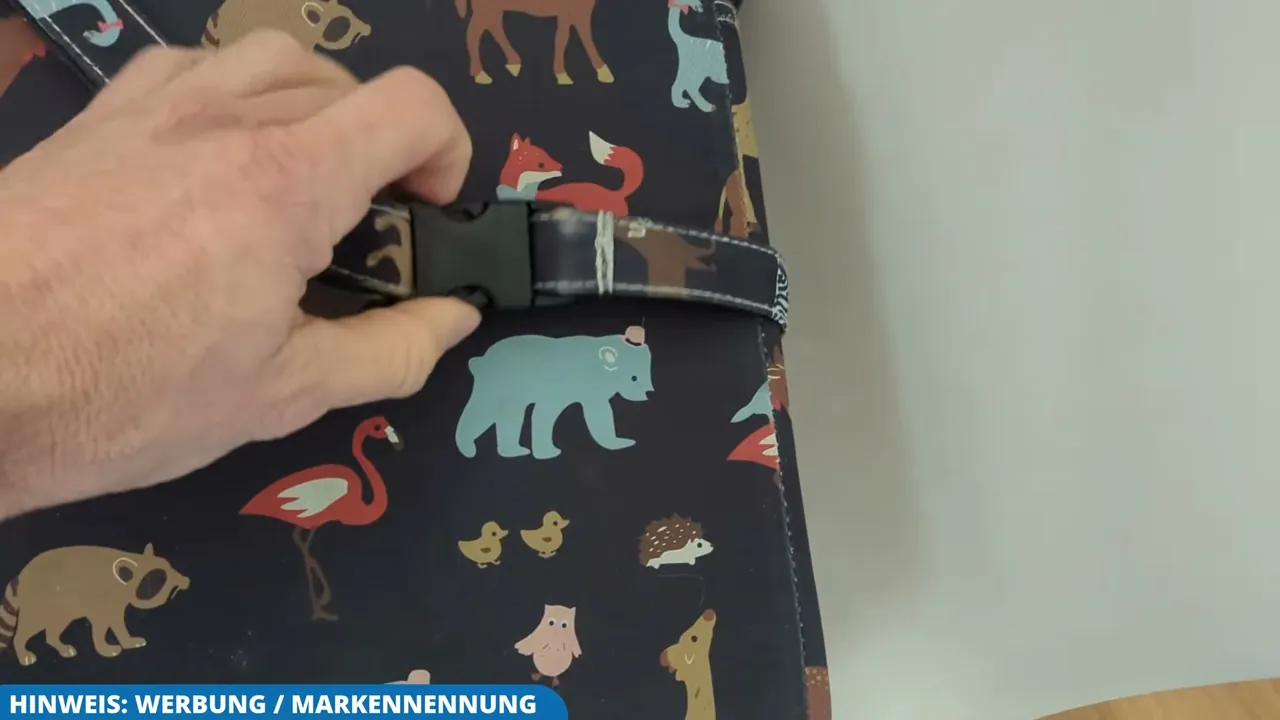 Ich denke, die stabilen Sicherheitsschnallen sind im Alltag ein echter Pluspunkt für eine schnelle und sichere Montage.