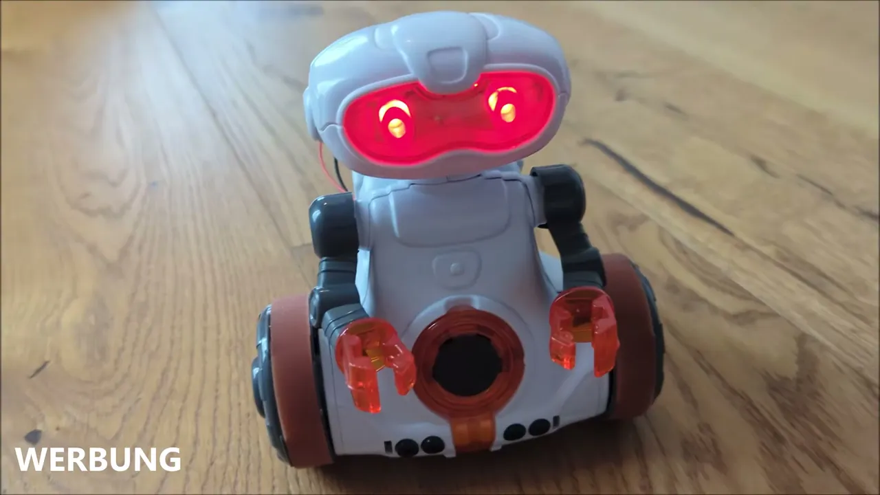 In meinem Test machen die leuchtenden LED-Augen optisch richtig was her und verleihen dem kleinen Roboter sofort Charakter.