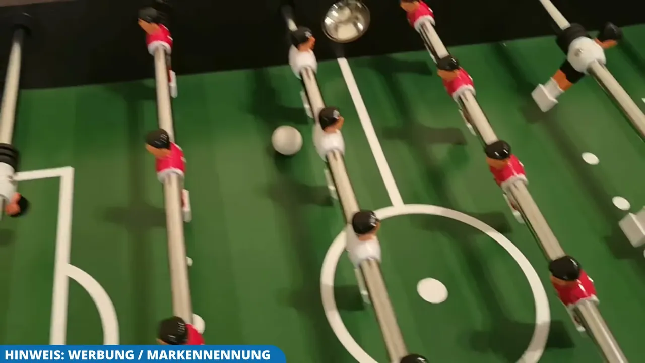 Aus meiner Sicht bieten die nahtlos hochgezogenen Spielfeldecken einen optimalen Spielfluss, da der Ball nie liegen bleibt.