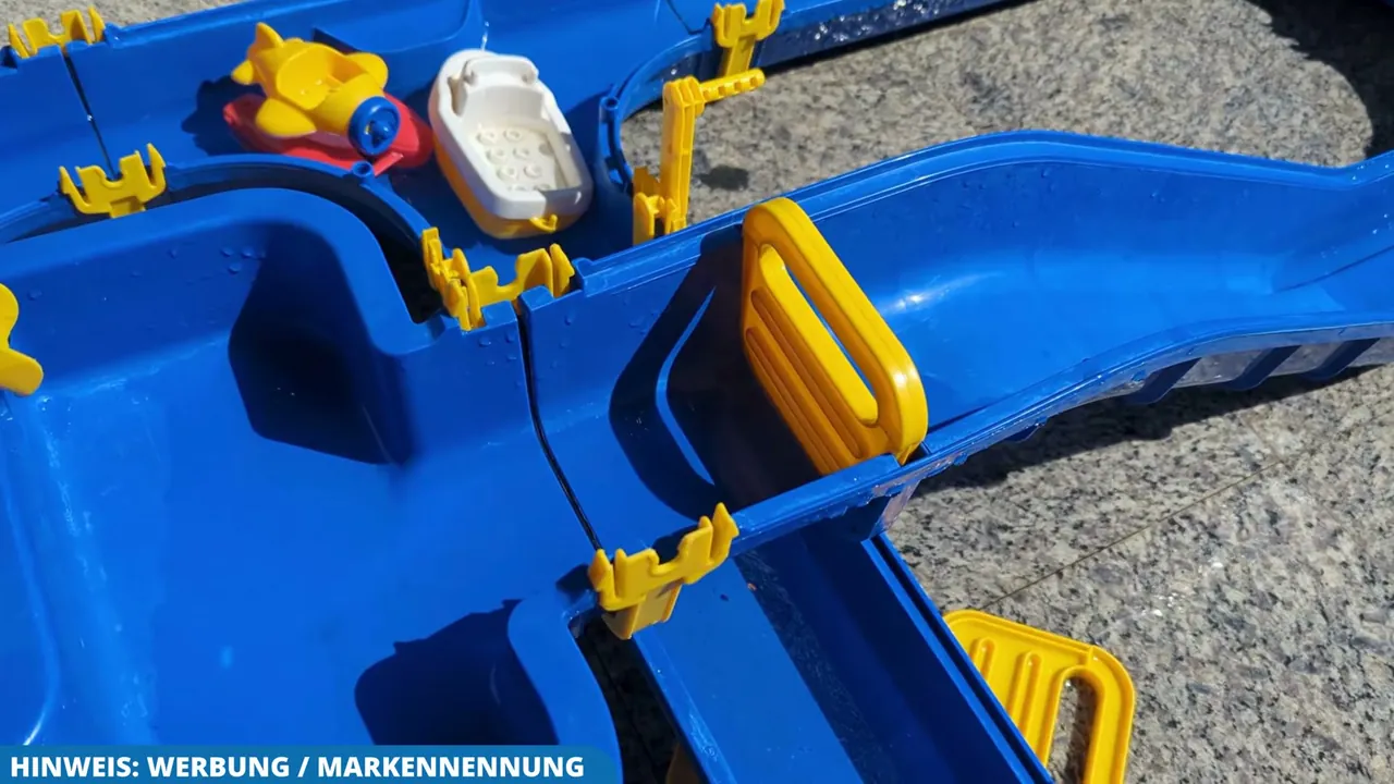 In meinem Test haben die Schleusen und das mitgelieferte Zubehör wie die Boote für riesige Begeisterung gesorgt.