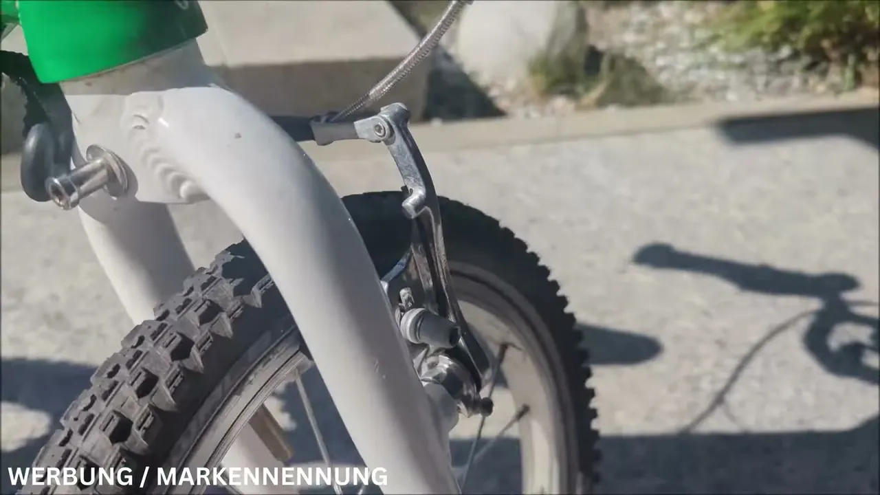 Aus meiner Sicht lassen sich die kindgerechten Bremsen auch von kleinen Dreijährigen extrem leicht bedienen.